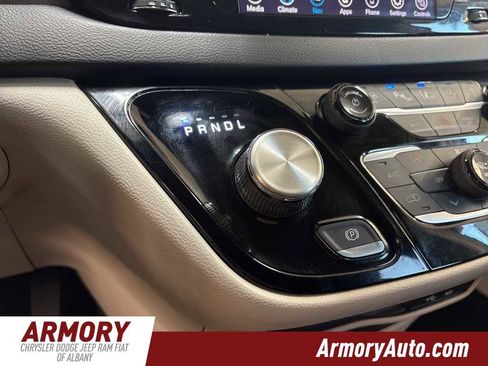 Used 2020 Chrysler Pacifica Touring-L Plus image 21