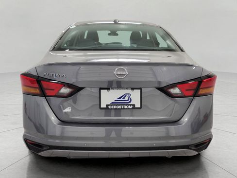 Used 2025 Nissan Altima 2.5 SV image 24