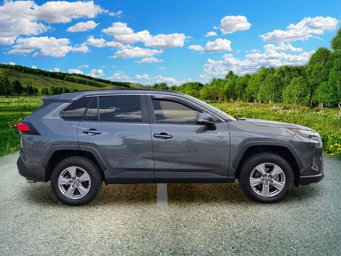 Used 2022 Toyota RAV4 XLE w/ Convenience Package FWD image 7