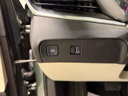 Used 2023 Buick Enclave Essence FWD image 18