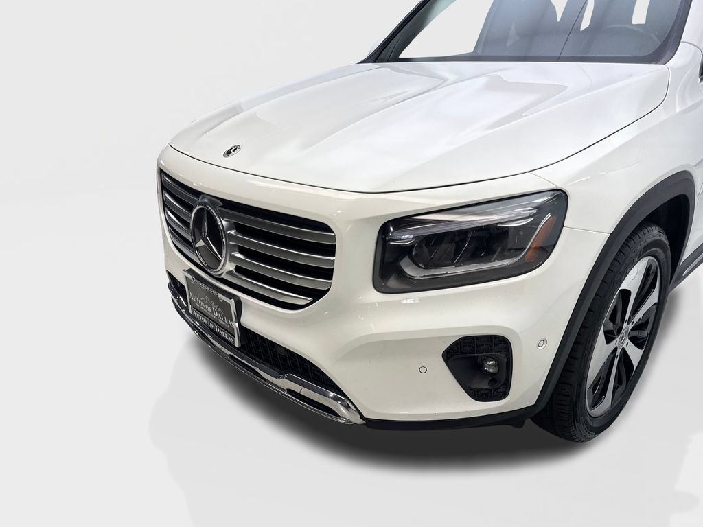 Used 2025 Mercedes-Benz GLB 250 w/ Exclusive Package image 17