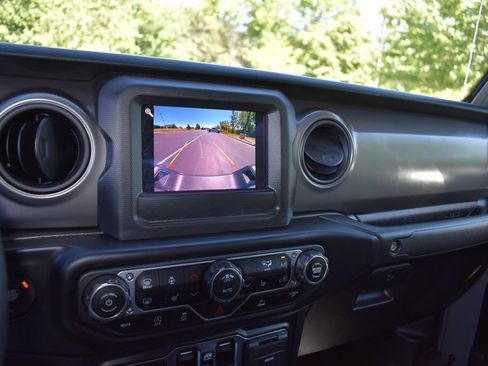 Used 2022 Jeep Gladiator Overland AWD/4WD image 20