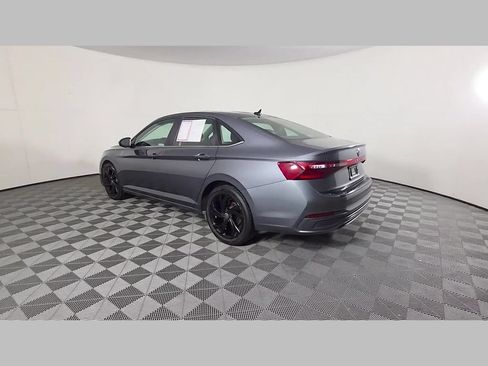 Used 2025 Volkswagen Jetta SE w/ Sunroof Package FWD image 43