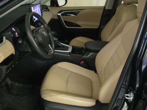 Certified 2024 Toyota RAV4 XLE Premium image 8