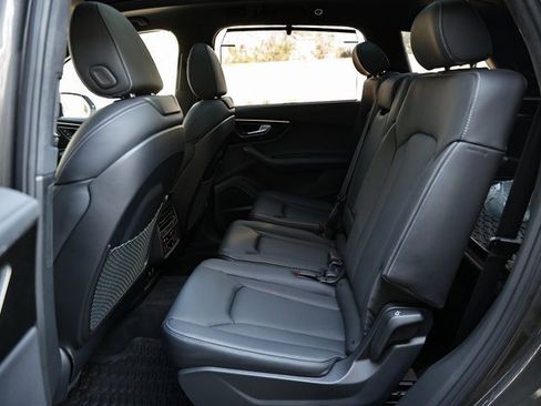 Used 2025 Audi Q7 3.0T Prestige image 25