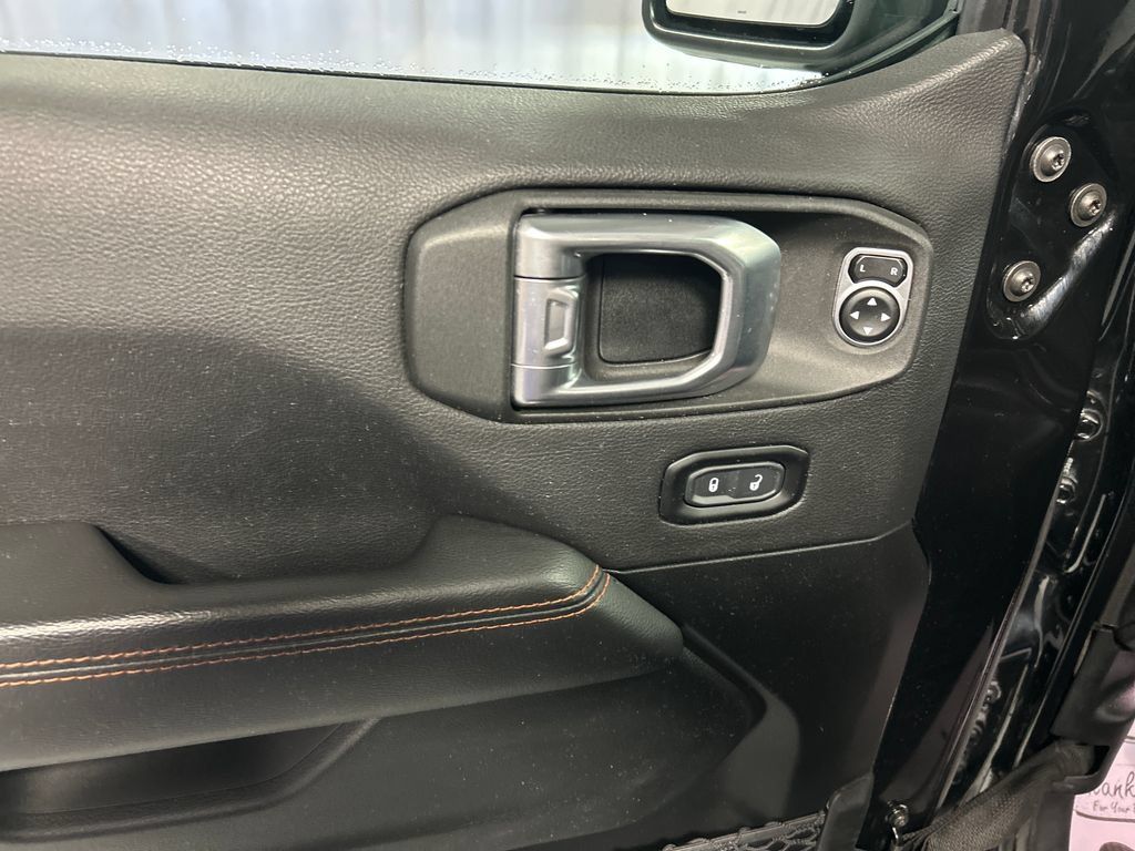 Used 2020 Jeep Gladiator Mojave w/ Dual Top Group AWD/4WD image 12