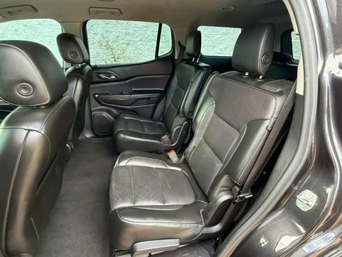 Used 2018 GMC Acadia SLT w/ LPO, Floor Liner Package FWD image 24