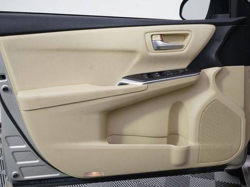 Used 2016 Toyota Camry LE FWD image 20