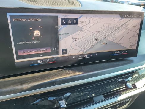 Used 2024 BMW X5 xDrive40i w/ Premium Package AWD/4WD image 14