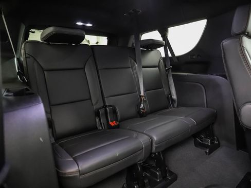 Used 2024 Chevrolet Suburban High Country w/ Advanced Technology Package image 29