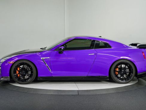 Used 2014 Nissan GT-R Premium image 6