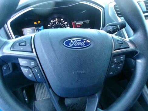 Used 2019 Ford Fusion SE AWD/4WD image 7