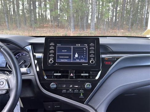 Used 2021 Toyota Camry SE w/ Carpet Mat Package (TMS) image 17