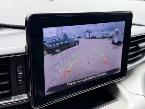 Used 2020 Ford Explorer XLT w/ Equipment Group 202A RWD image 19