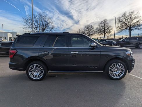 Used 2024 Ford Expedition Platinum image 6