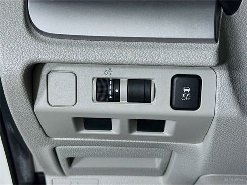 Used 2017 Subaru Forester 2.5i image 17