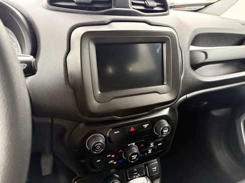 Used 2020 Jeep Renegade Sport image 17