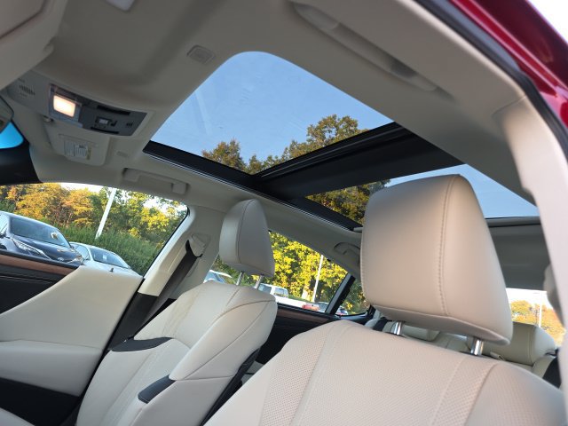 Used 2025 Lexus ES 350 Ultra Luxury FWD image 16