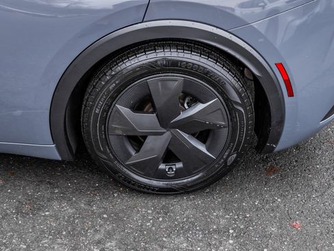 Used 2025 Toyota Prius LE image 13