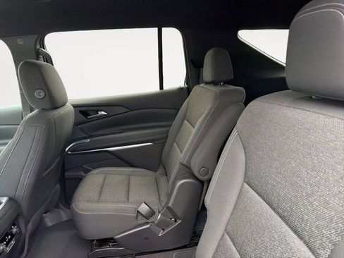 Used 2025 Chevrolet Traverse LT AWD/4WD image 18