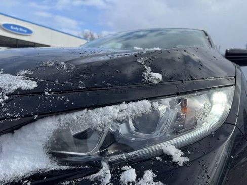 Used 2018 Honda Civic EX image 8