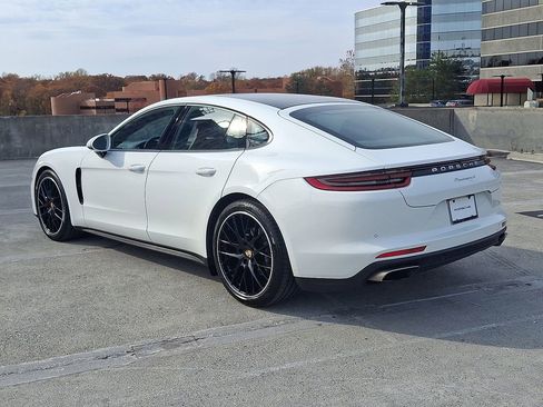 Used 2019 Porsche Panamera 4 image 3