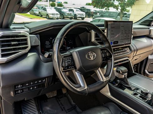 Used 2022 Toyota Tundra Platinum AWD/4WD image 17