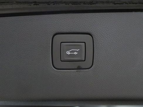 Used 2024 Buick Envista Sport Touring w/ Convenience I Package FWD image 23