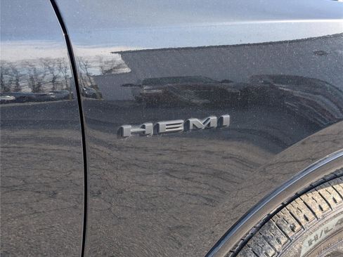 Used 2022 Dodge Durango R/T w/ Blacktop Package image 9