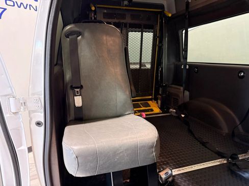 Used 2014 Ford E-250 and Econoline 250 w/ Power Group image 22