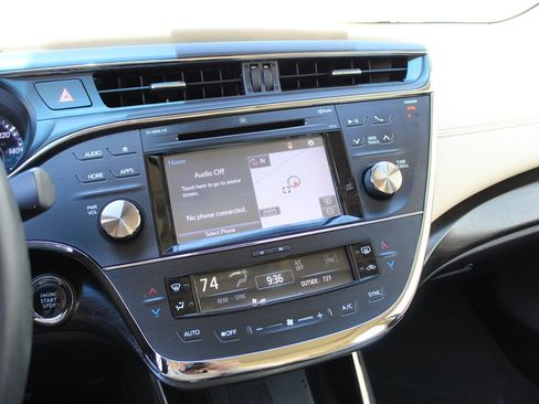 Used 2016 Toyota Avalon Limited w/ Toyota Safety Sense Package image 9