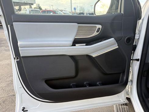 Certified 2025 Ford Expedition Max Platinum image 15