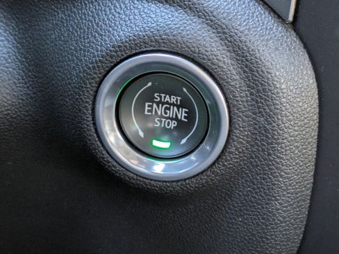 Used 2021 Chevrolet Silverado 1500 LT image 36