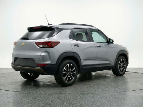 Used 2025 Chevrolet TrailBlazer LT image 9