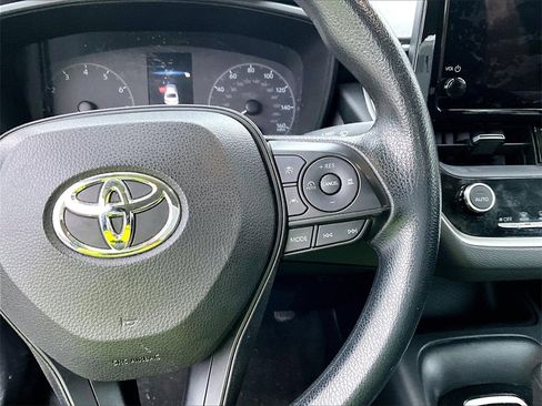 Used 2023 Toyota Corolla LE image 16