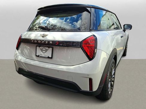 Certified 2025 MINI Cooper S image 5