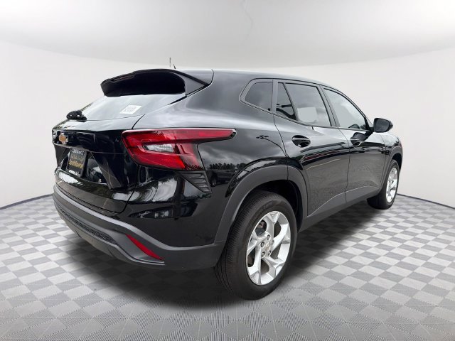 Used 2026 Chevrolet Trax LS w/ LS Convenience Package FWD image 5