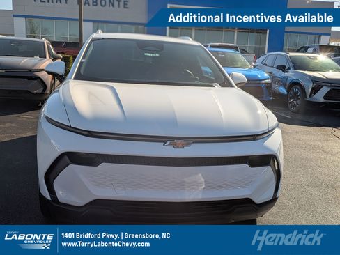 New 2026 Chevrolet Equinox EV LT image 1