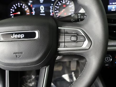 Used 2023 Jeep Compass Latitude AWD/4WD image 37