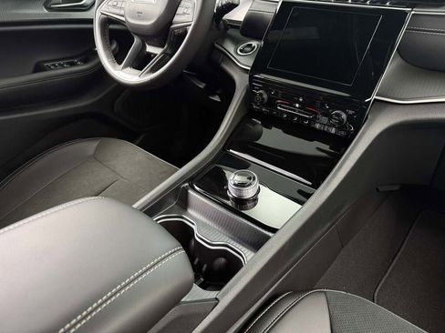 New 2025 Jeep Grand Cherokee L Laredo image 25