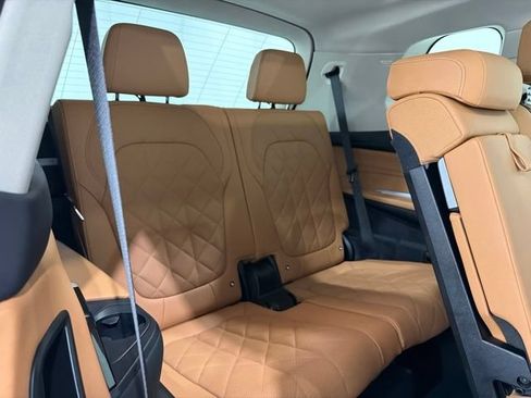 Used 2024 BMW X7 xDrive40i w/ Parking Assistance Package AWD/4WD image 47