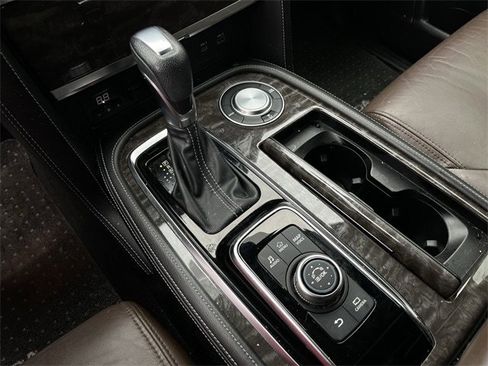 Used 2022 Nissan Armada Platinum w/ Captain's Chairs Package image 21