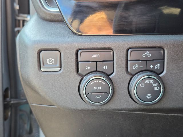Used 2024 Chevrolet Silverado 1500 LT AWD/4WD image 30