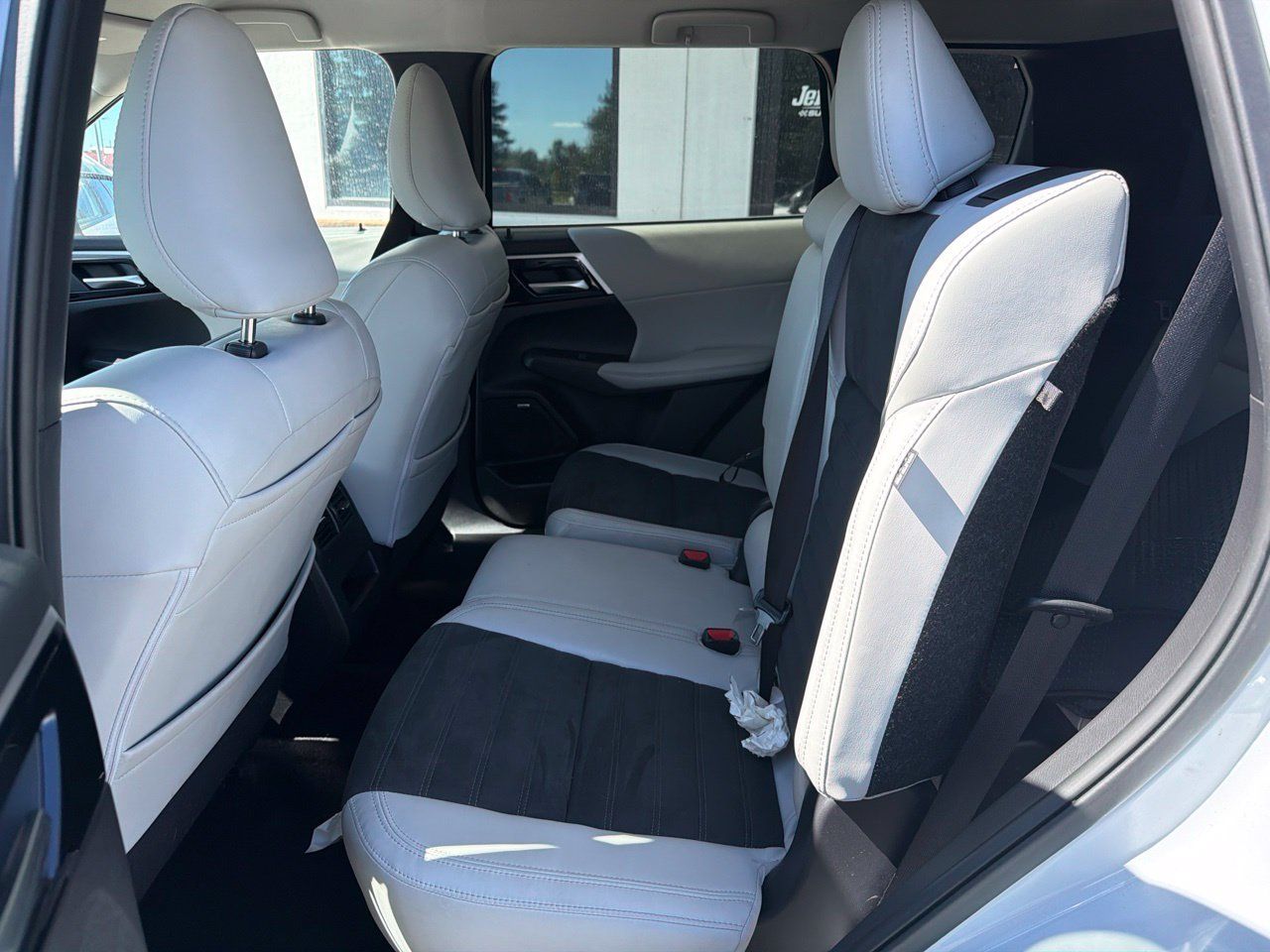 Used 2025 Mitsubishi Outlander SE AWD/4WD image 5