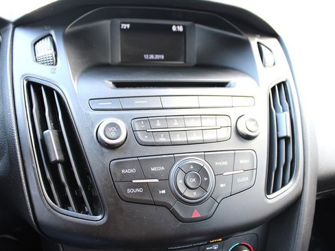 Used 2016 Ford Focus SE image 21