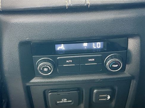 Used 2021 Chevrolet Traverse RS image 27