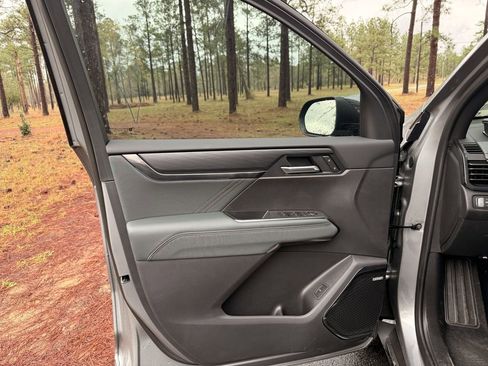 New 2026 GMC Acadia AT4 w/ Luxury Package AWD/4WD image 13