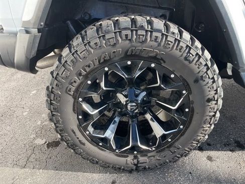 Used 2022 Jeep Wrangler Unlimited Sahara image 6