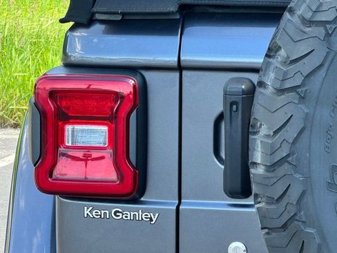 Used 2018 Jeep Wrangler Rubicon AWD/4WD image 11