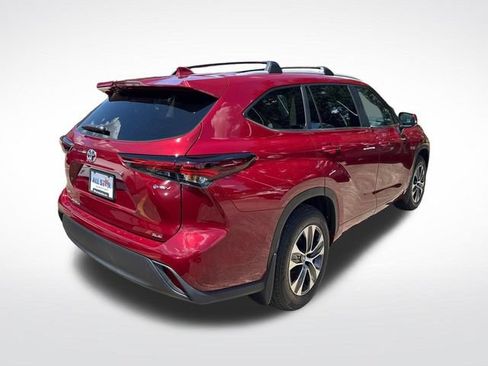 Used 2026 Toyota Highlander XLE AWD/4WD image 11